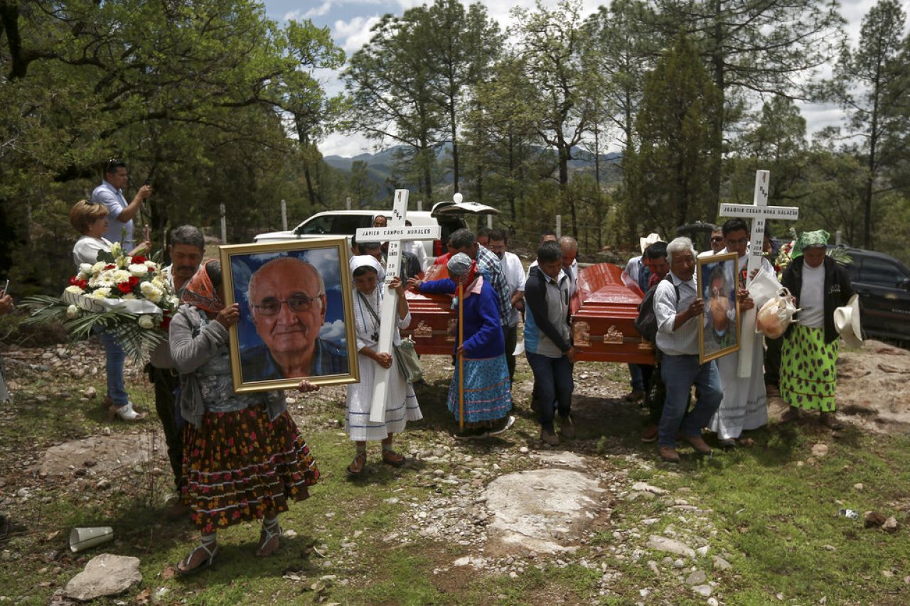 Fotos: Así fue el último viaje de los jesuitas asesinados a la Sierra
