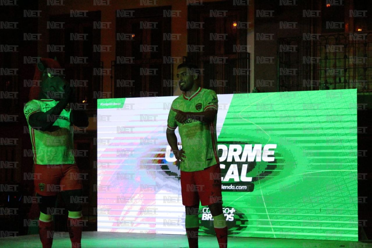 Presentan los Bravos del FC Juárez su nuevo uniforme