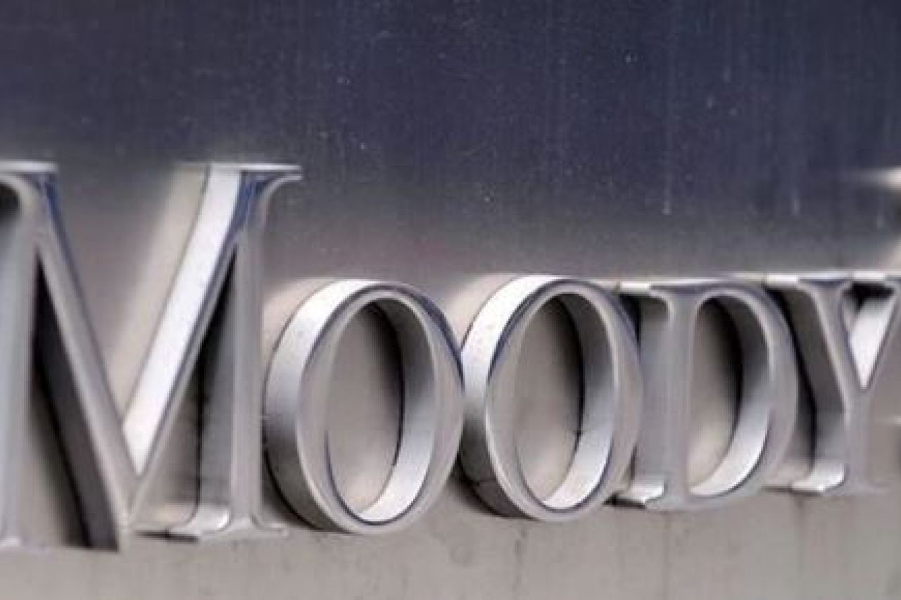 Moody's cambia calificación de México a negativa ante riesgos fiscales