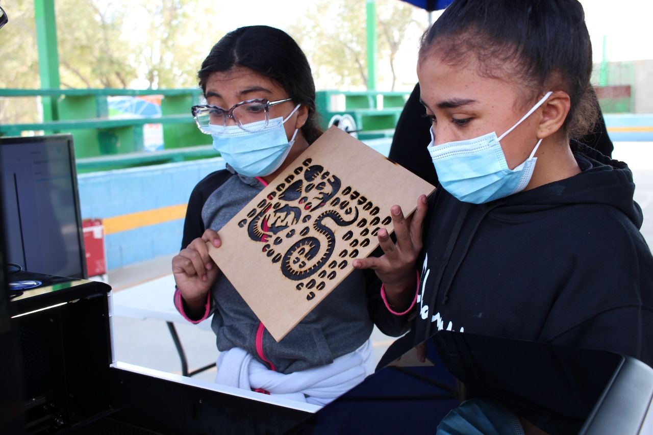 ‘Fab Lab’ evita deserción escolar en Juárez