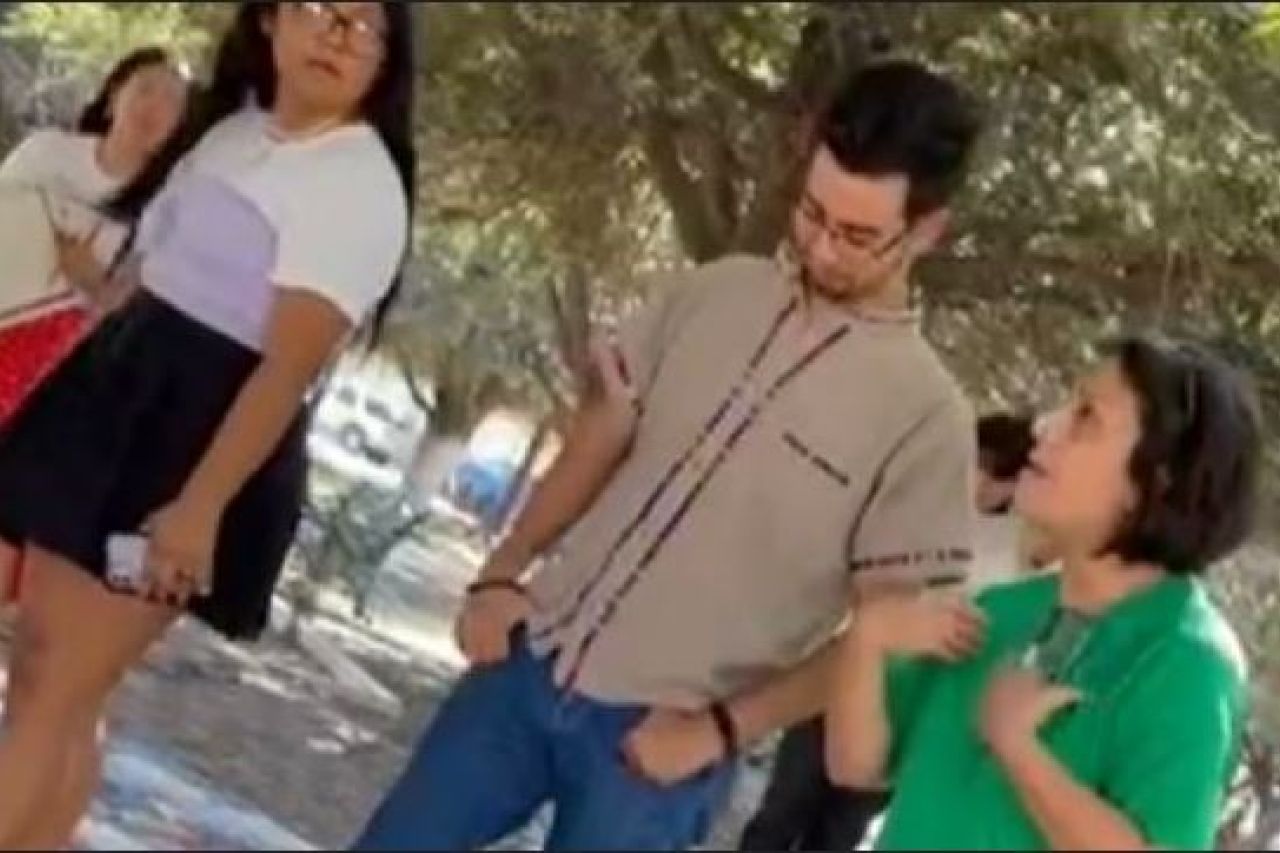 Video: Vecina corre del parque a jóvenes por hacer picnic
