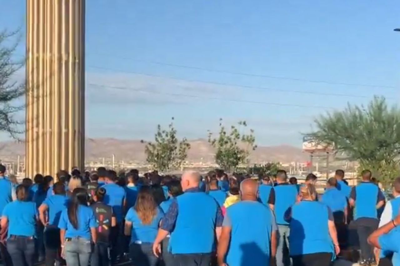 Empleados de Walmart Cielo Vista recuerdan a víctimas de tiroteo