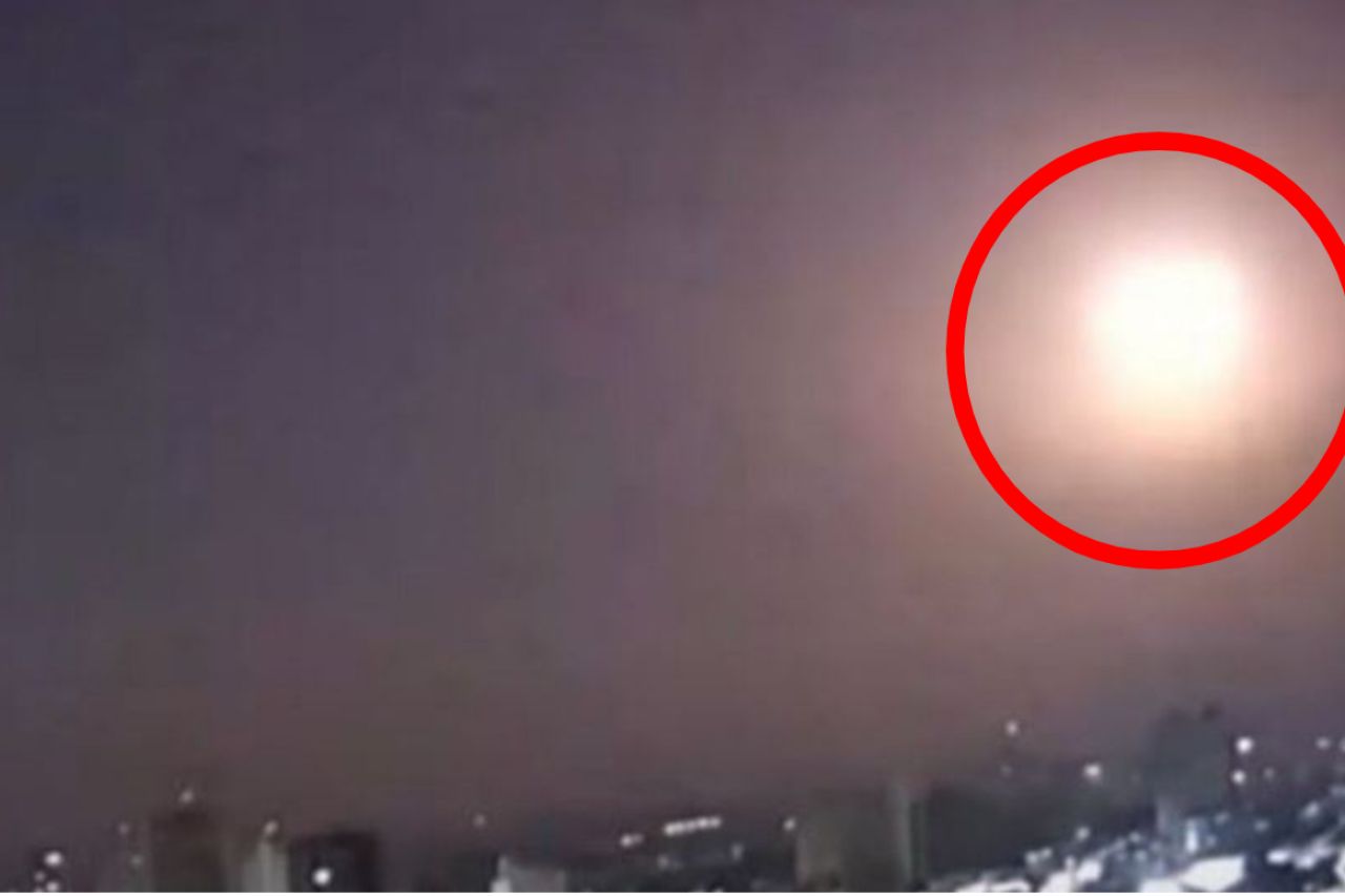 Video: 'Bola de fuego' en el cielo causa terror