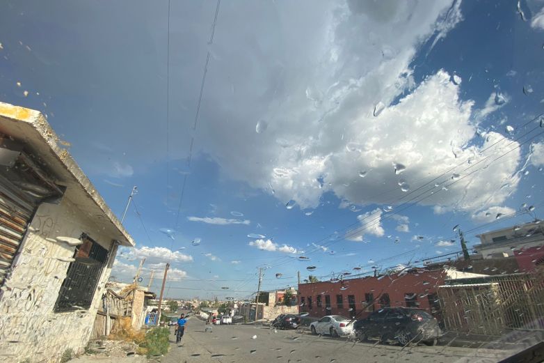 Comienza a llover en algunas zonas de Juárez 