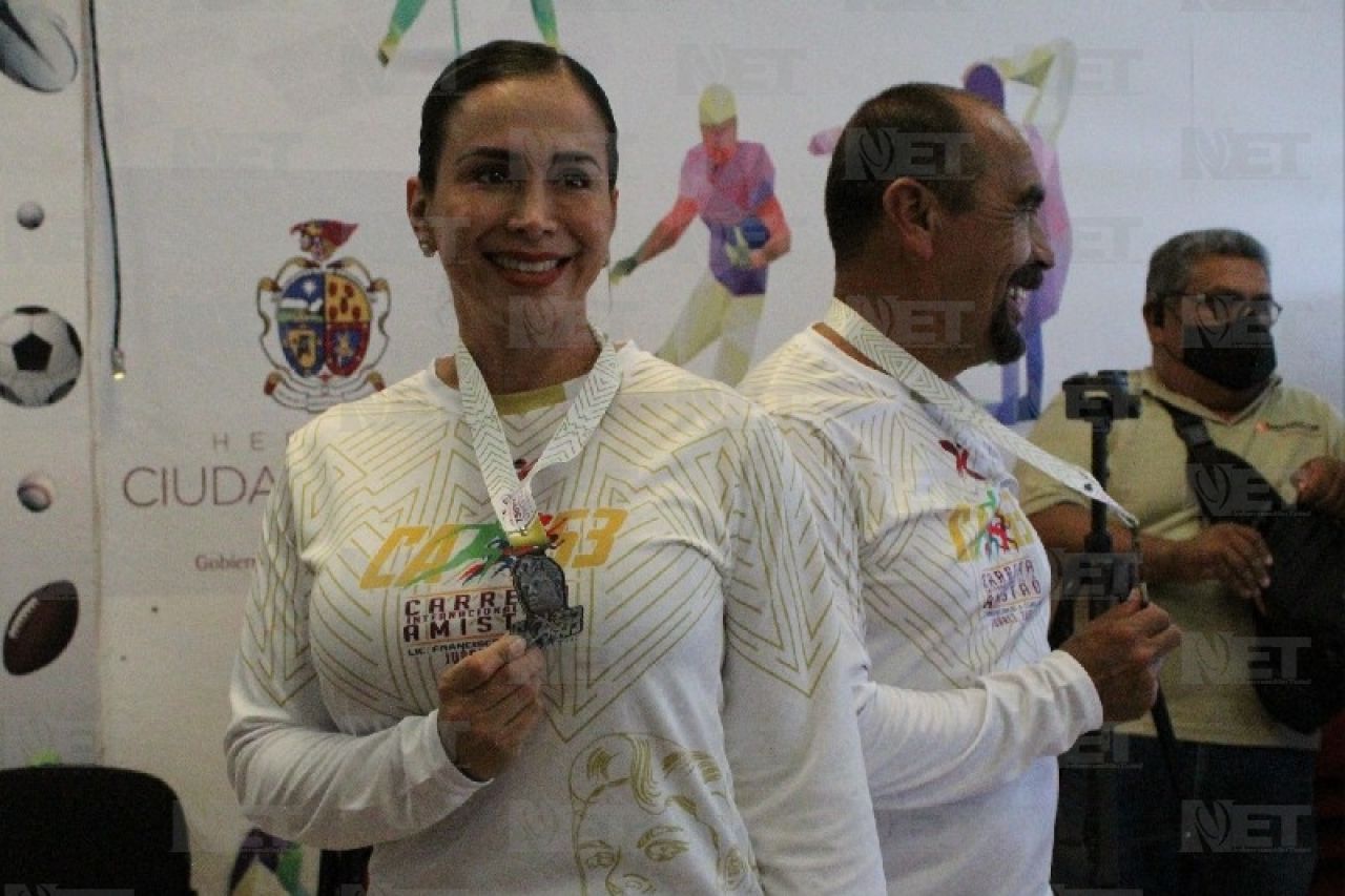 Presenta FC Juárez jersey en honor a Juan Gabriel