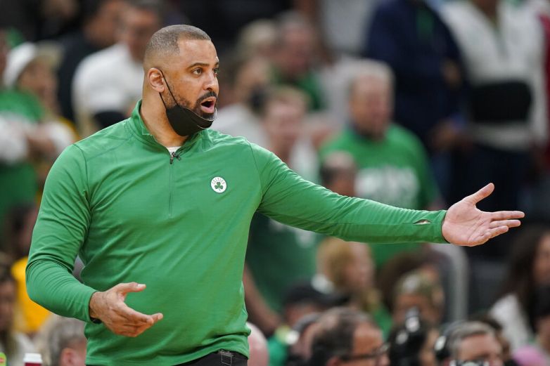 Suspenden Celtics a su entrenador por toda la temporada