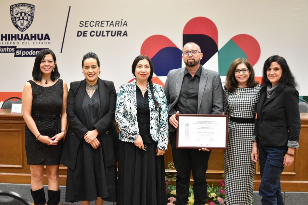 Recibe Omar Millán el Premio Bellas Artes de Crónica Literaria