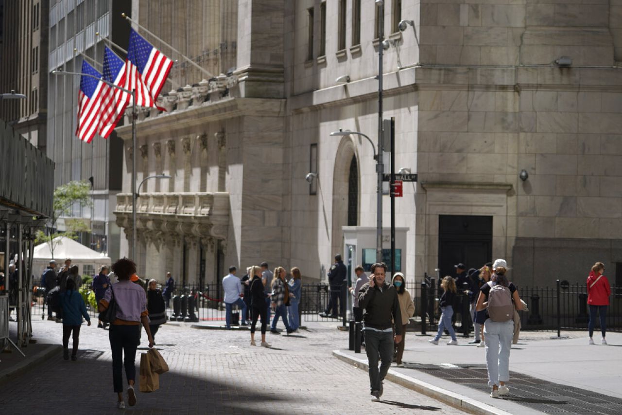 La bolsa de NY experimenta caídas tras declives en Eli Lilly y empresas