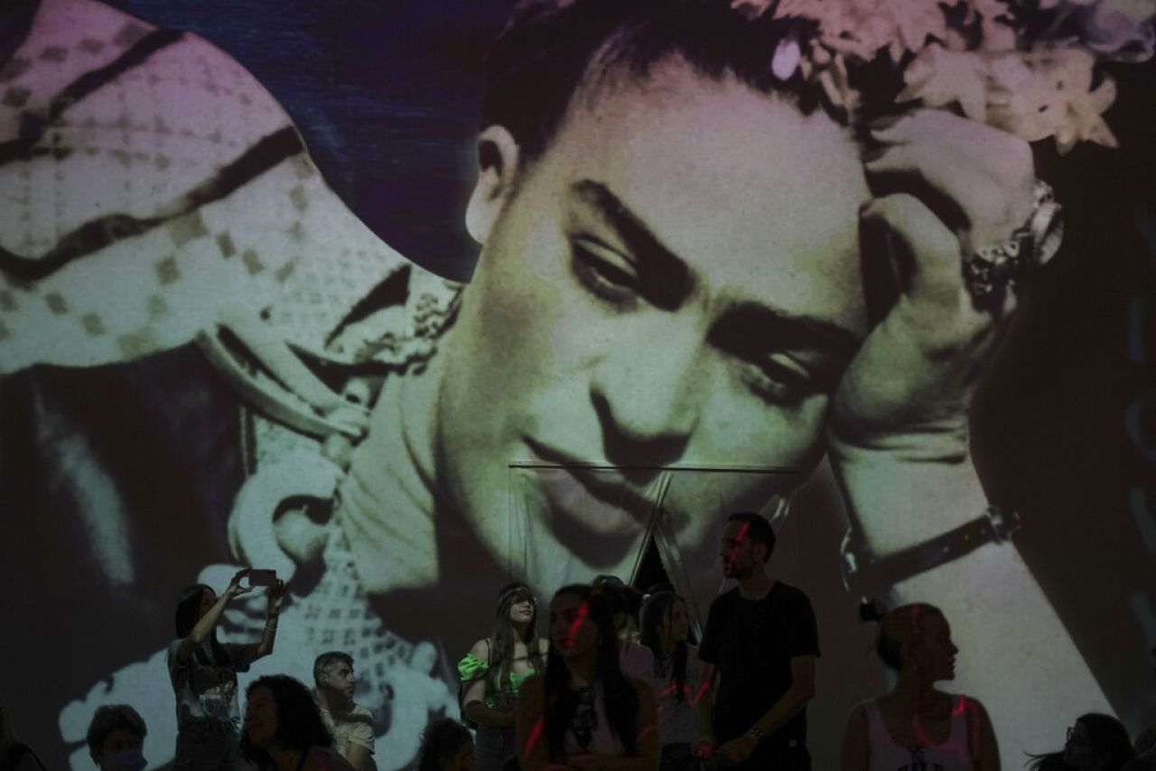 Investiga Bellas Artes de México quema de dibujo de Frida Kahlo