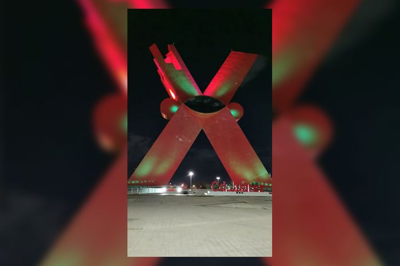 Iluminan la 'X' de verde en apoyo a Bravos que busca el repechaje