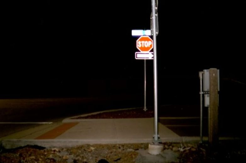 Muere hombre tras chocar contra señal de tráfico en El Paso