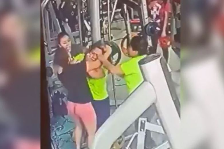 Video: Mujeres se agarran a golpes por ganar máquina en el gym 