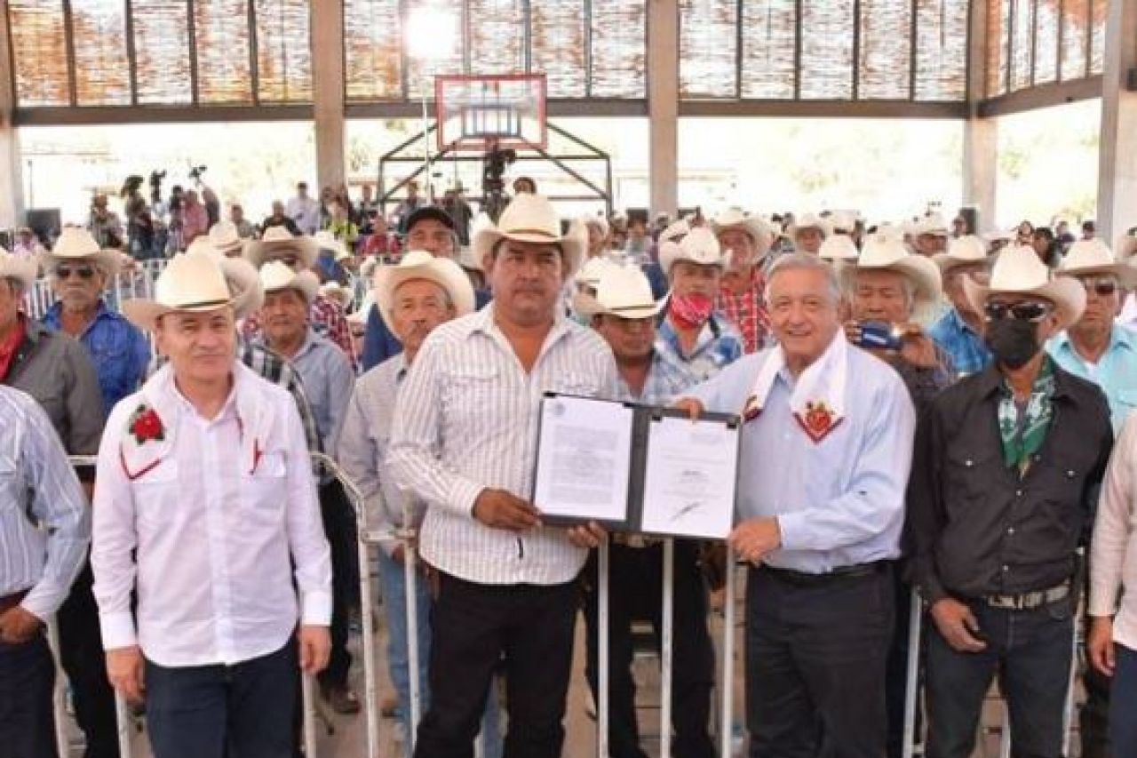 Firma AMLO Decreto Para Restituir Tierras A Yaquis