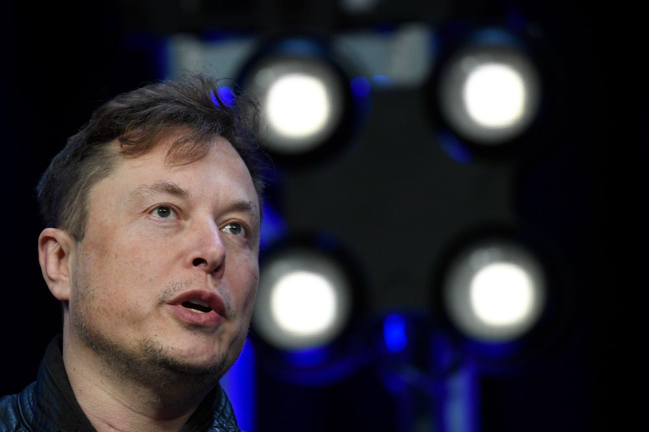 Musk: Twitter planea relanzar su servicio prémium
