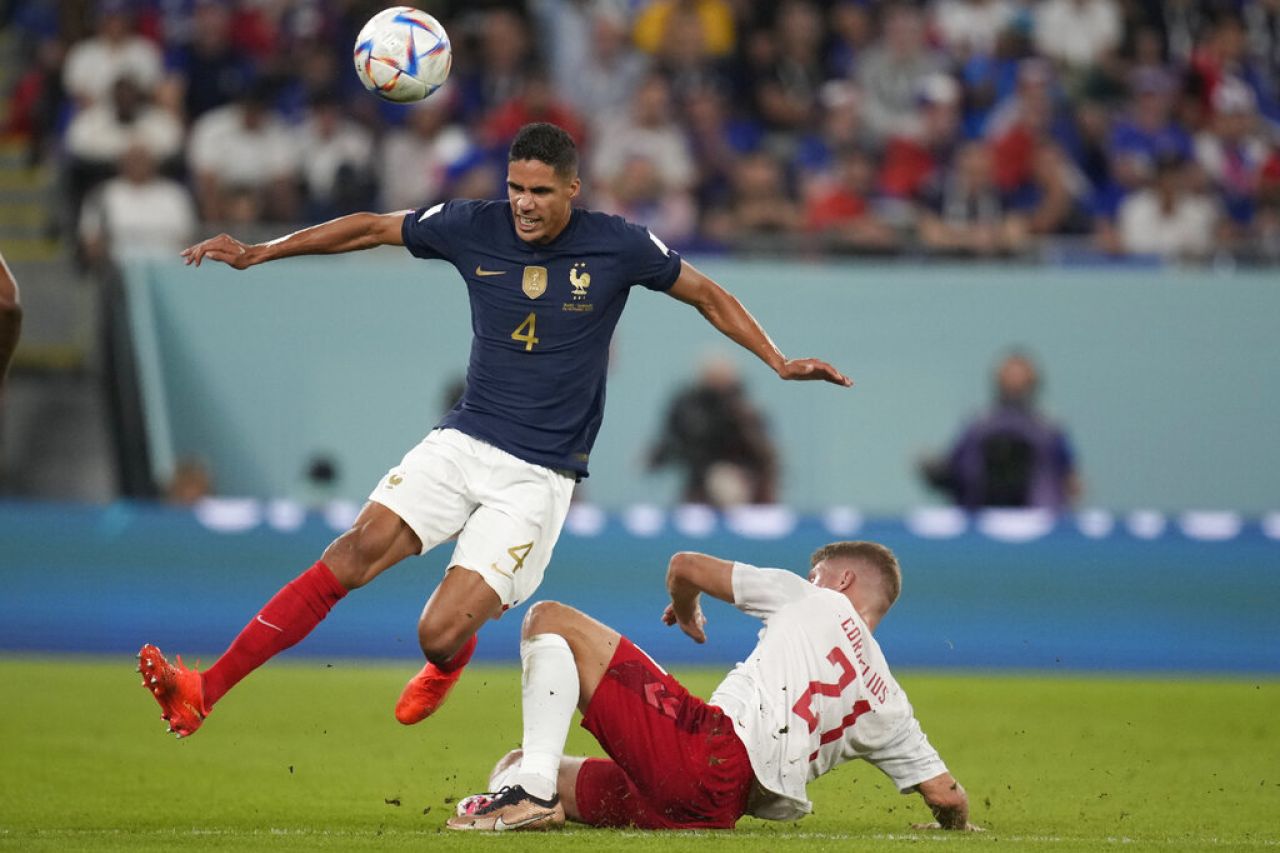 La vuelta de Varane levanta el ánimo de Francia en Mundial