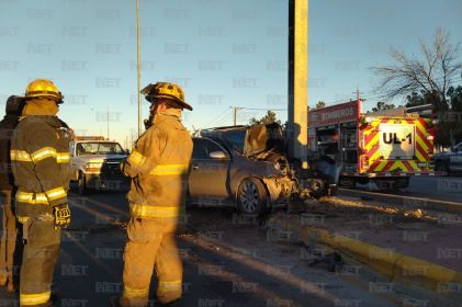 Familia iba en auto accidentado, fallecieron abuelos y nuera