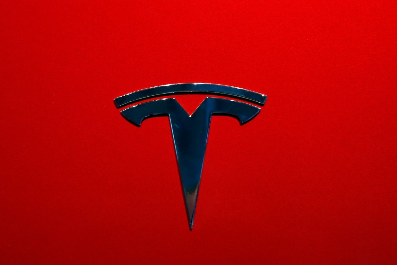 Tesla entrega camiones eléctricos a fábrica de Pepsi en Nevada