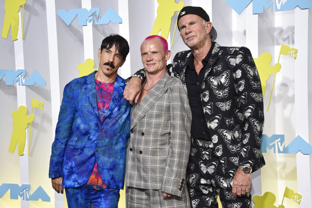 Red Hot Chili Peppers revelan gira para 2023