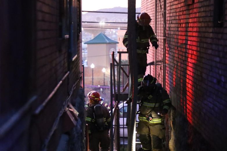 Bomberos Sofocan Incendio En Edificio De El Paso