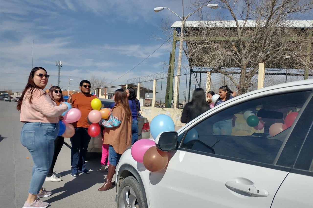 Con caravana promueven preinscripciones en el suroriente de Juárez