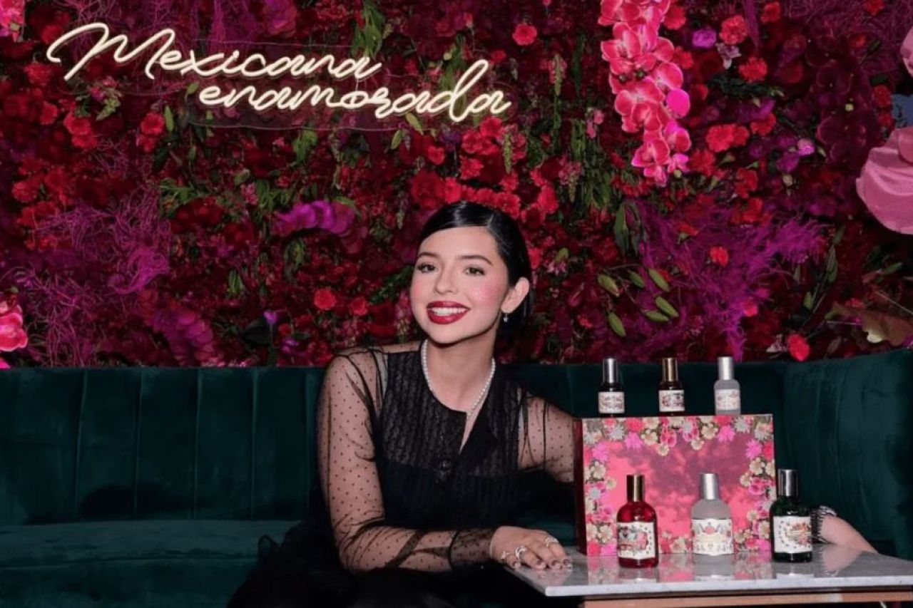 Lanza Ángela Aguilar su perfume 'Mexicana Enamorada'