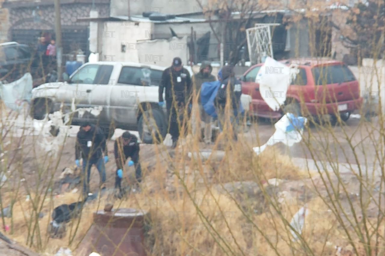 Hallan encobijado en la colonia Panteón Colinas de Juárez