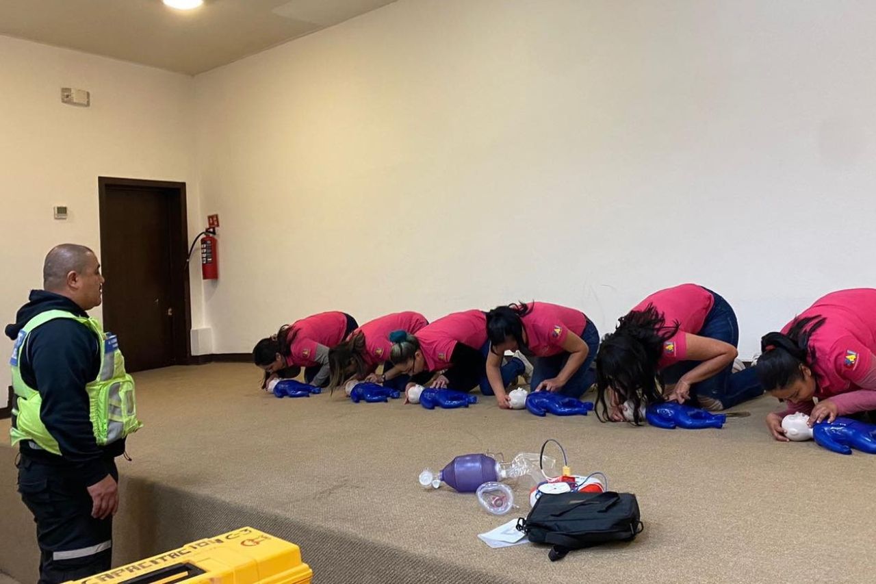 Aprende personal de Estancias Infantiles los primeros auxilios y RCP