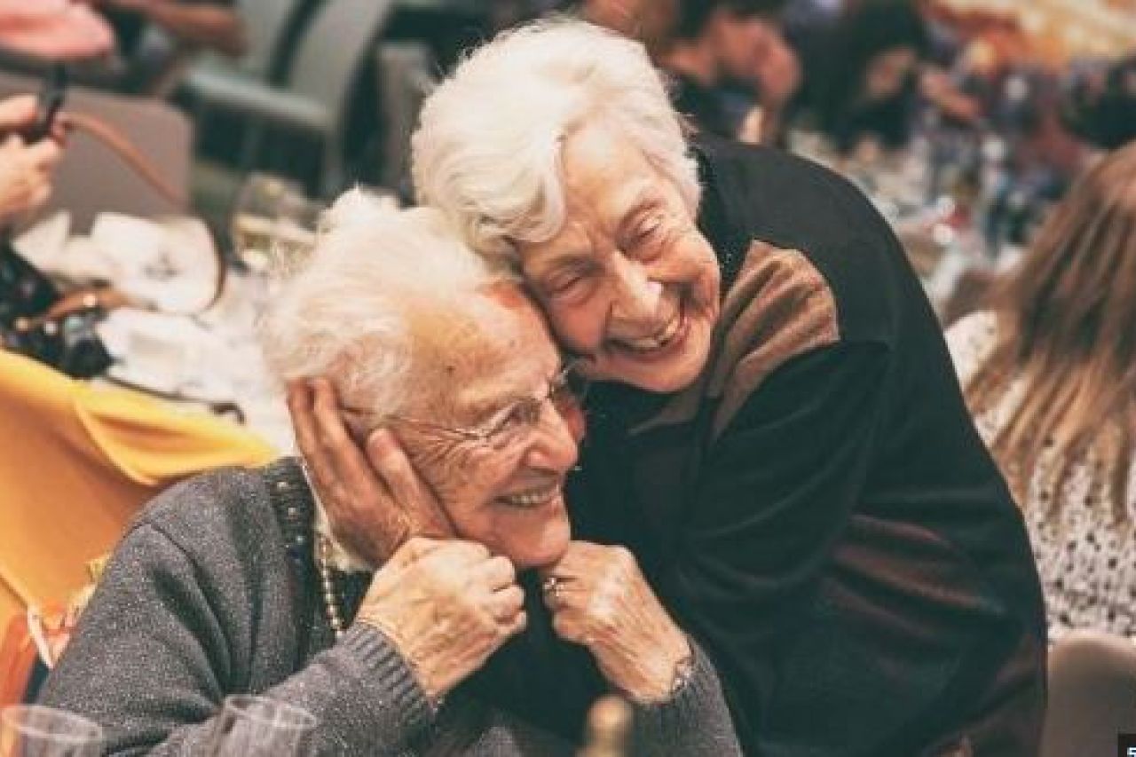 No solo las personas mayores tienen ‘olor a viejo’