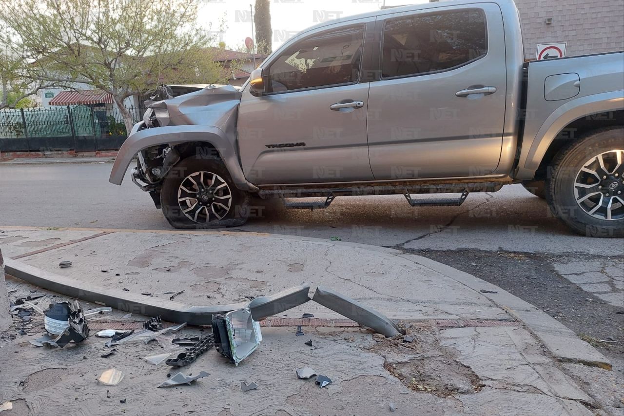 Provoca accidente con camioneta y se da a la fuga