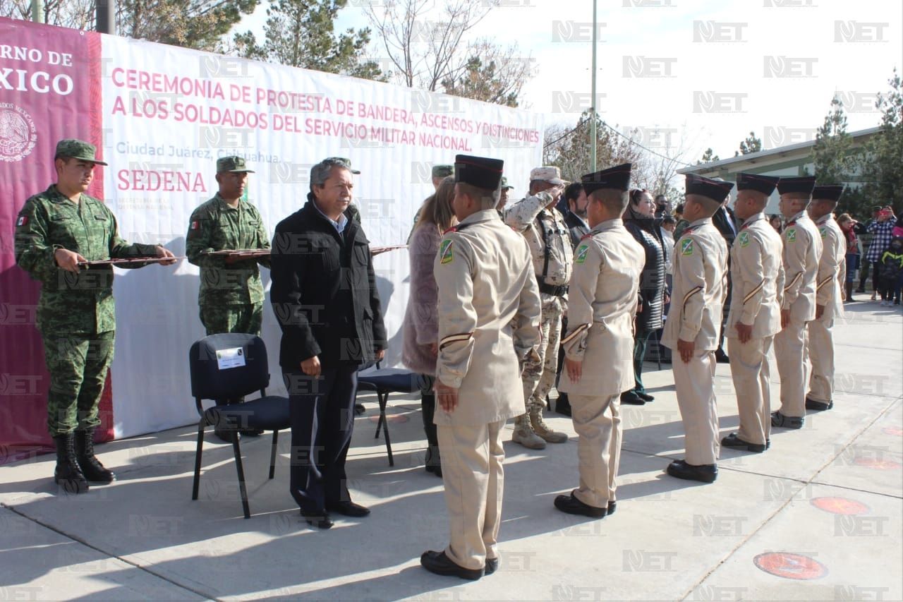 Ascienden y dan distinciones a 48 elementos del Servicio Militar