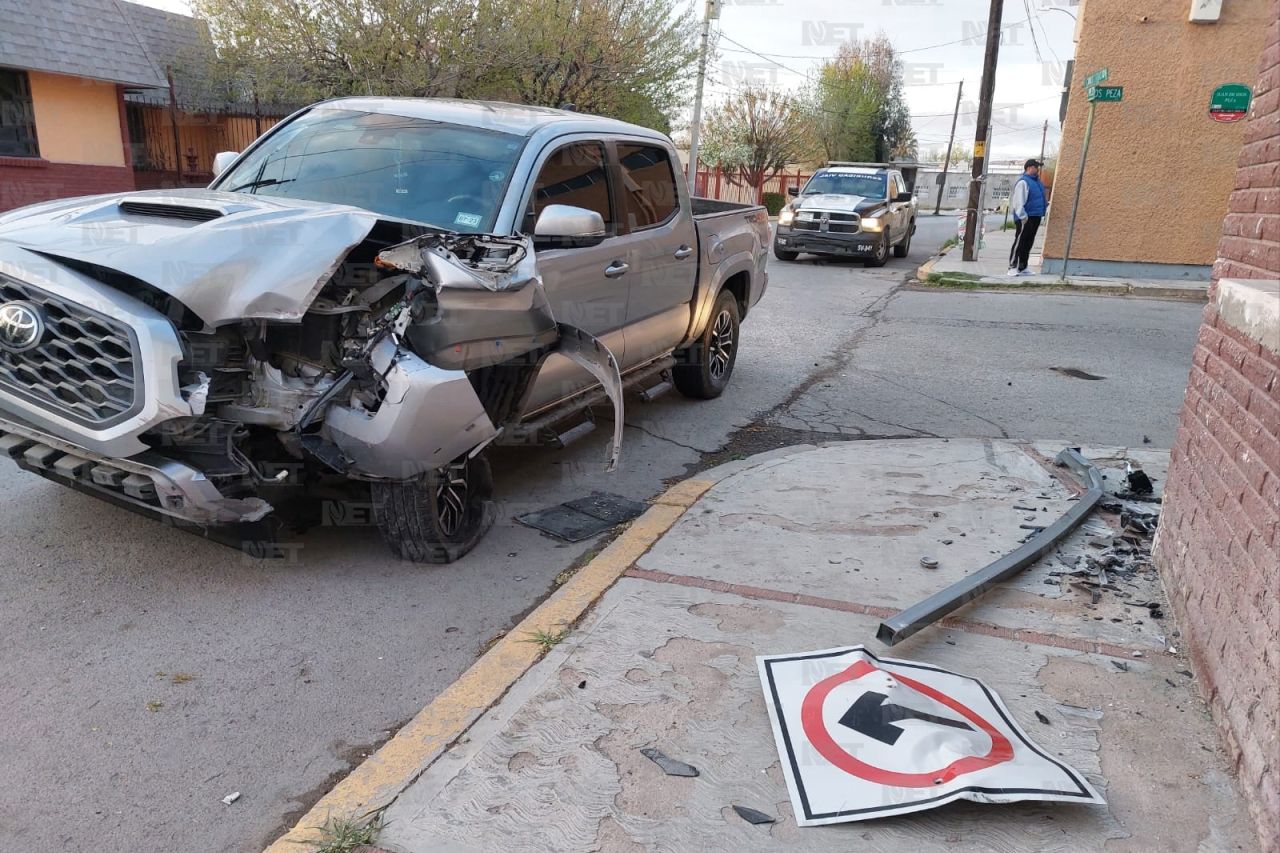 Provoca accidente con camioneta y se da a la fuga