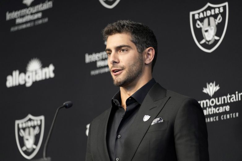 Garoppolo está listo para jugar con Raiders tras un atraso