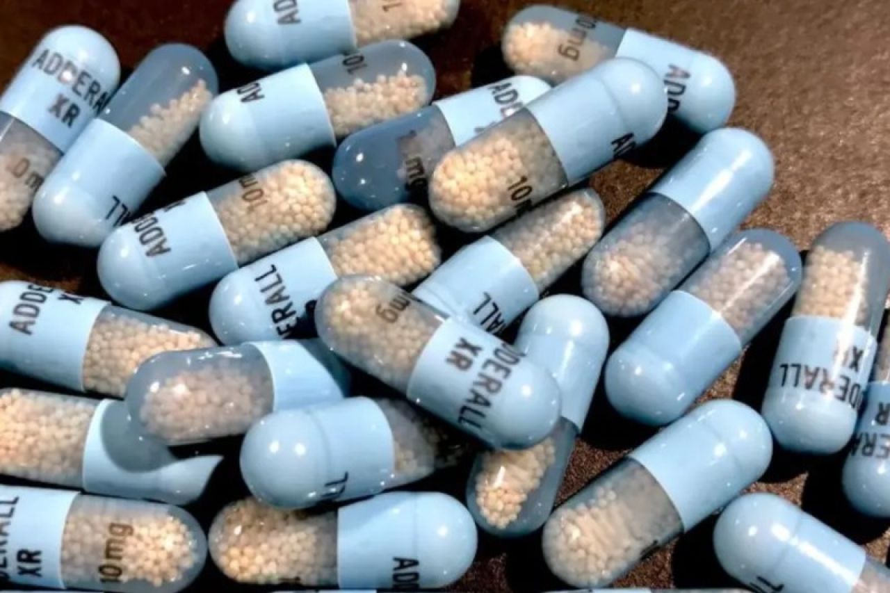 Alertan a estadunidenses por venta de pastillas falsas en México