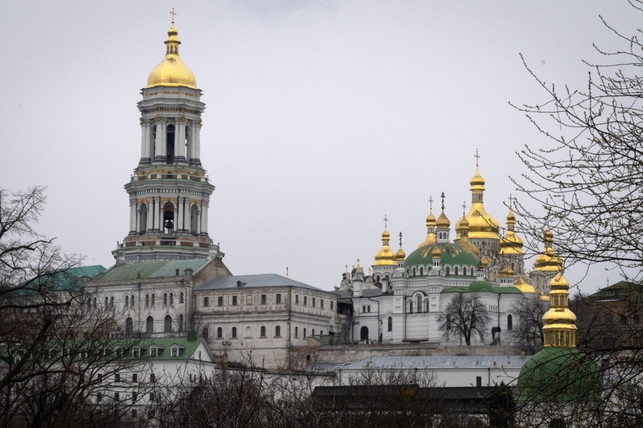 Crece malestar en venerado monasterio ortodoxo en Kiev