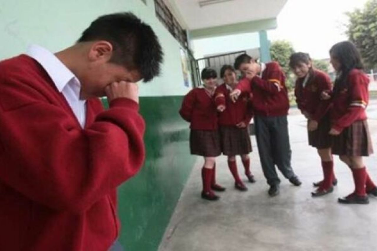 Identifican altos niveles de violencia en escuelas públicas de Juárez