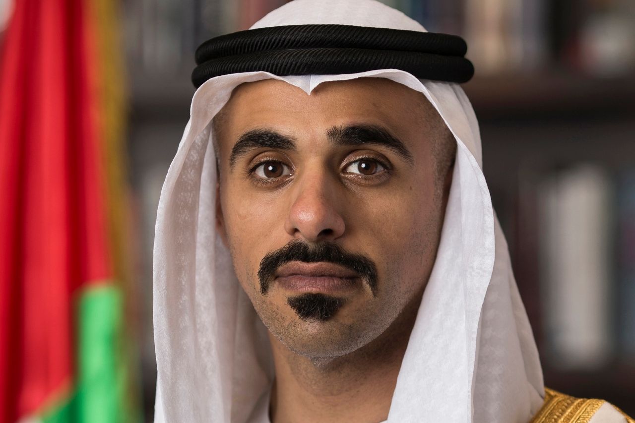 Líder de Emiratos Árabes Unidos nombra a hijo como heredero