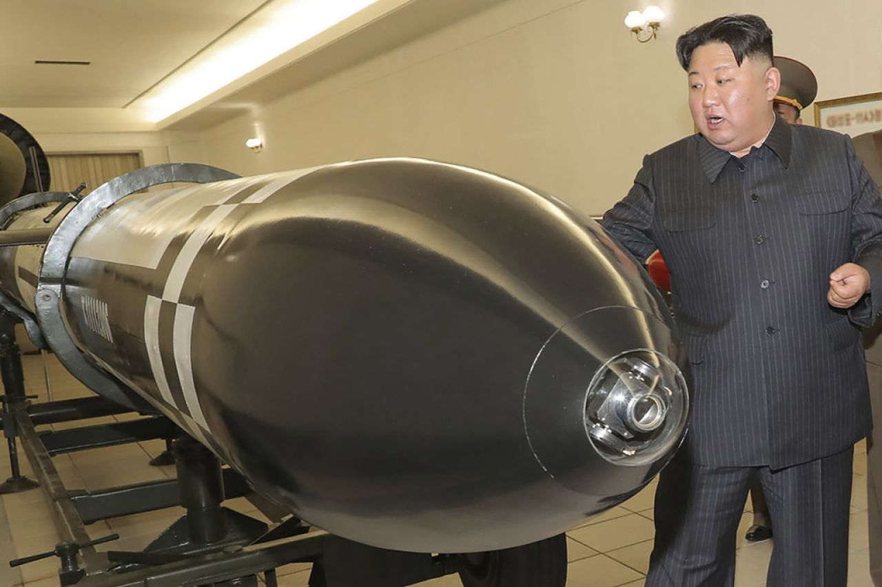 Acusa EU a Rusia de buscar armamento norcoreano para la guerra