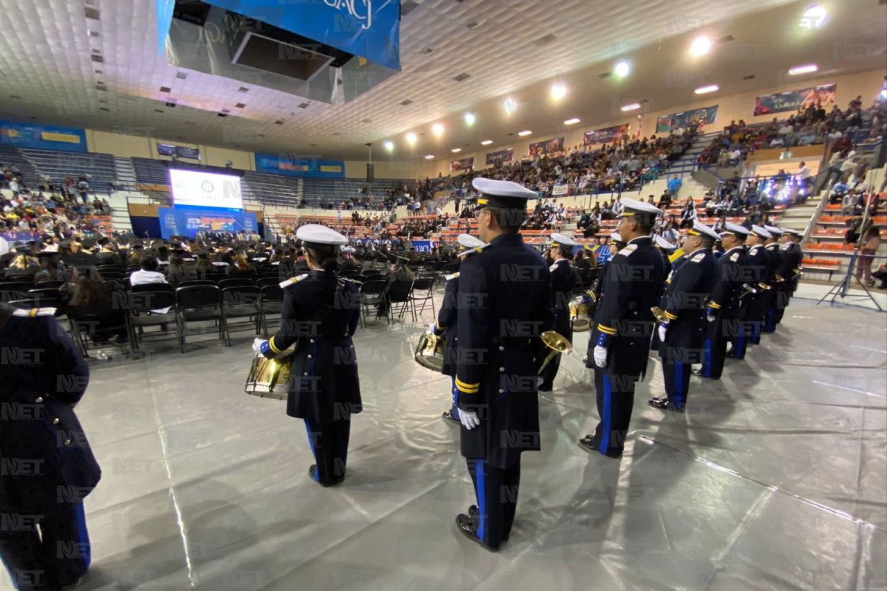 Se gradúan más de mil 200 alumnos de la UACJ