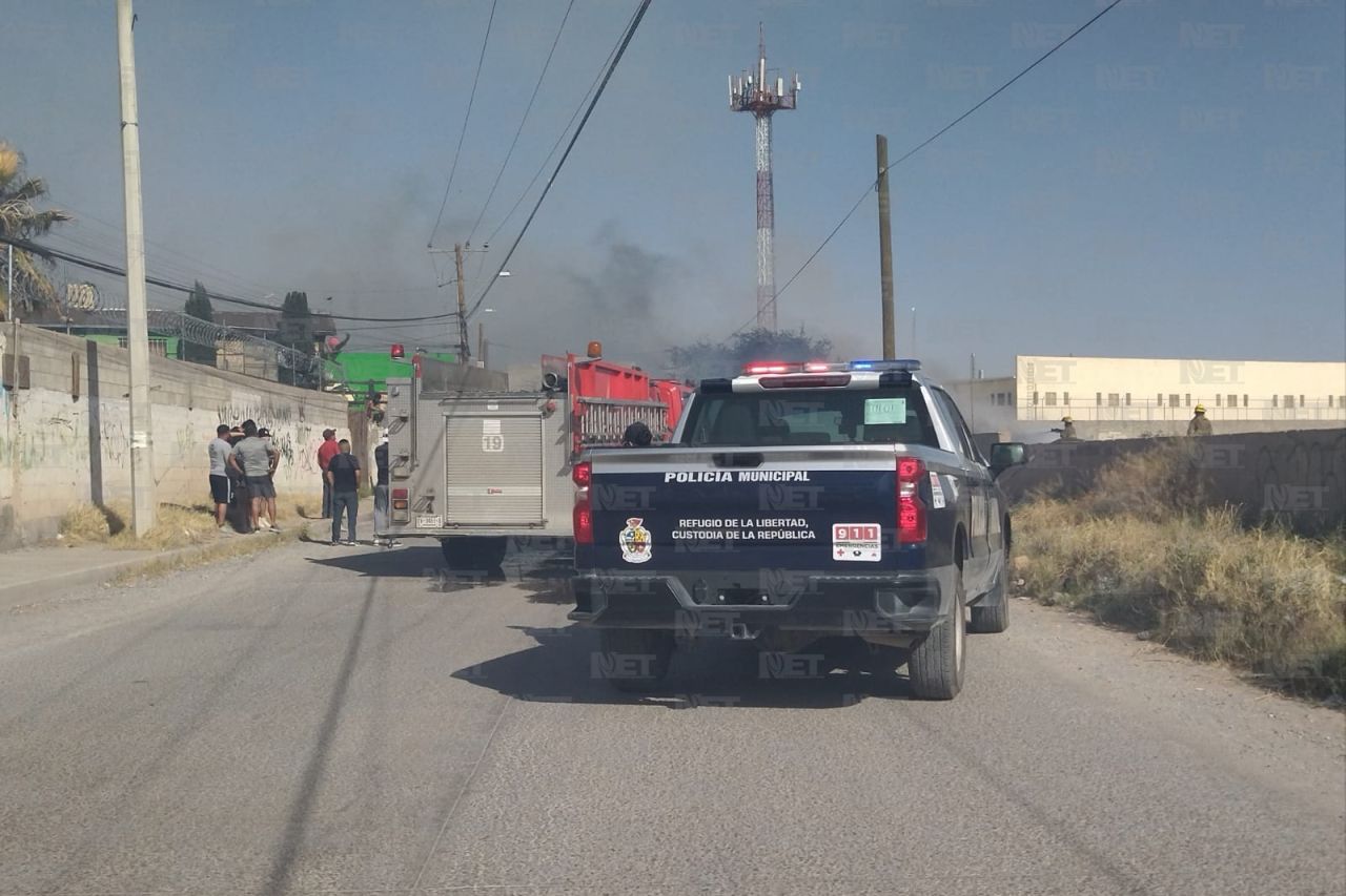 Vecinos Y Bomberos Sofocan Incendio