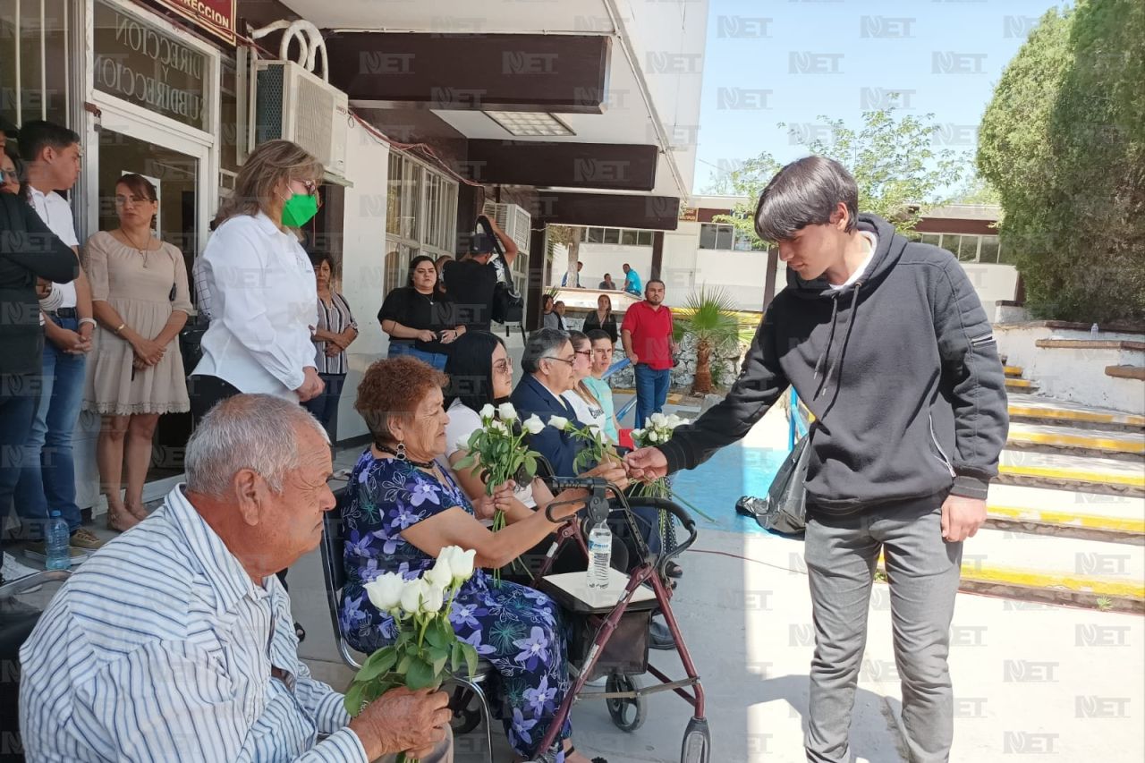 Reconoce Cetis 61 a alumnos y docentes