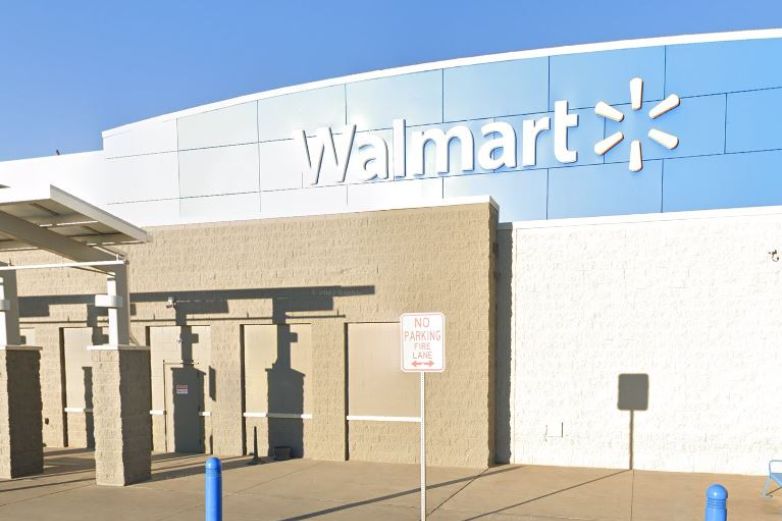 El Paso: Atropellan a policía que perseguía a ladrón frente a Walmart