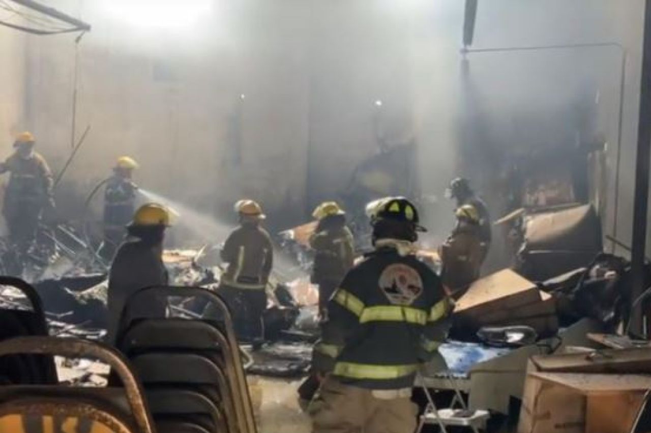 Incendio consume oficina del Instituto Electoral de Coahuila