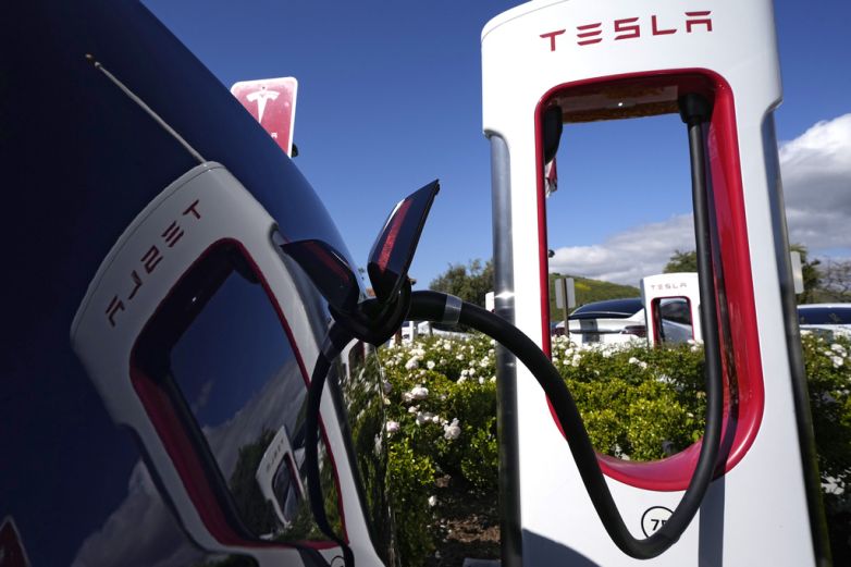 Carros eléctricos Ford podrán usar estaciones de carga de Tesla