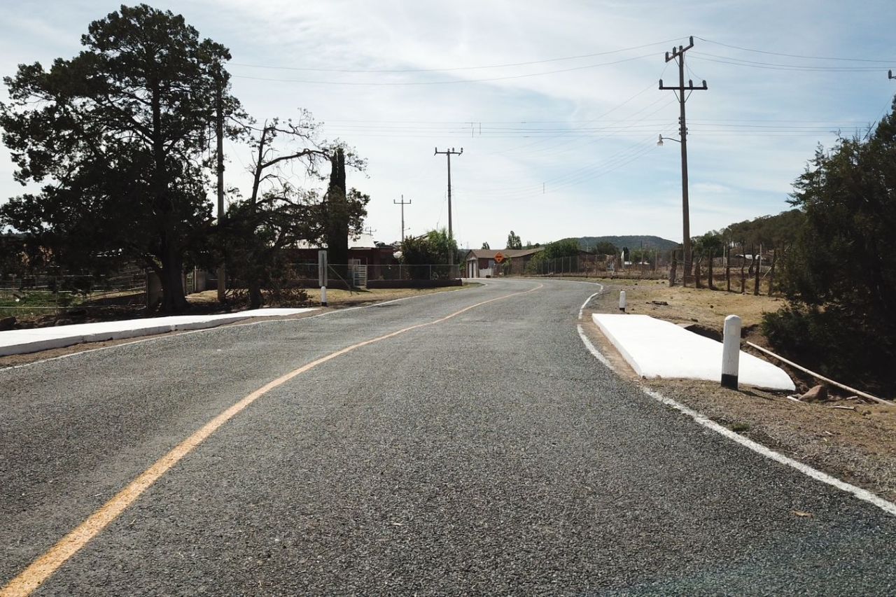 Concluye Estado rehabilitación de caminos vecinales en Carichí