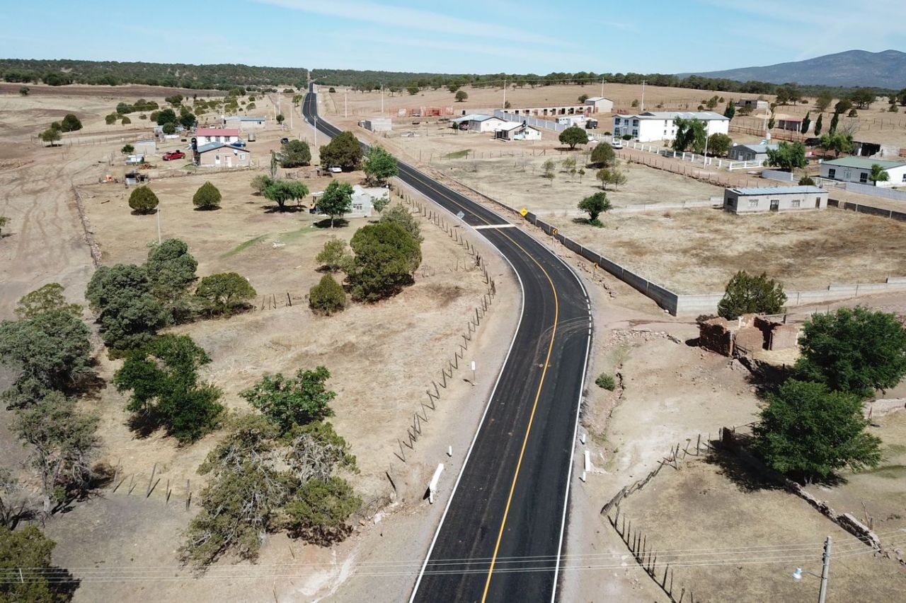 Concluye Estado rehabilitación de caminos vecinales en Carichí