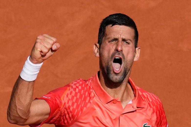 Djokovic está en la final de Roland Garros; su rival sufrió calambres