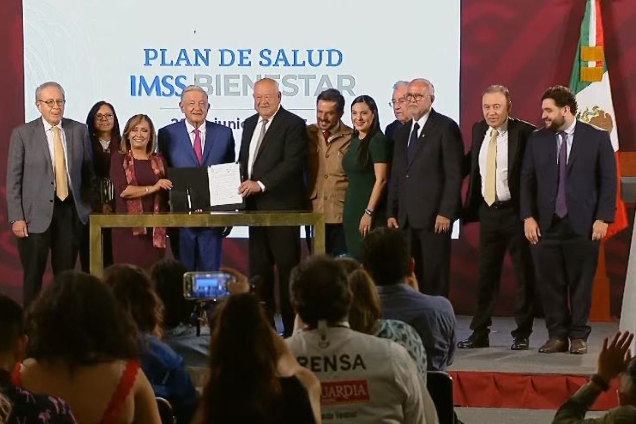 Firman convenio de transferencia de recursos al IMSS Bienestar