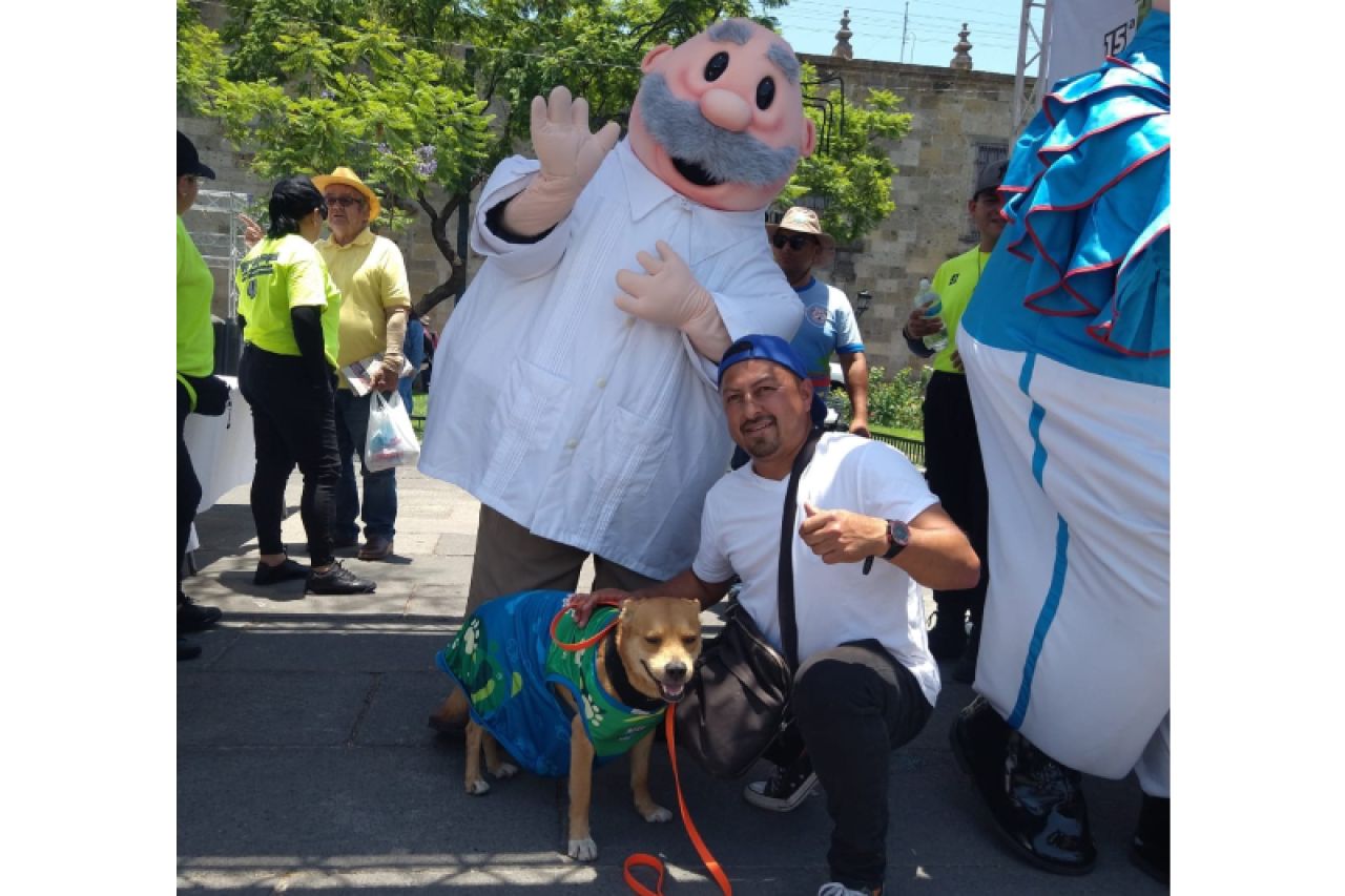 Perrito ‘Chicles’ triunfa en carrera en Guadalajara