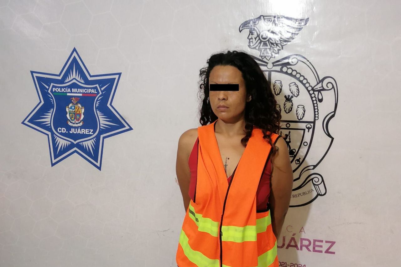 Arrestan a mujer por quemar casa de su pareja