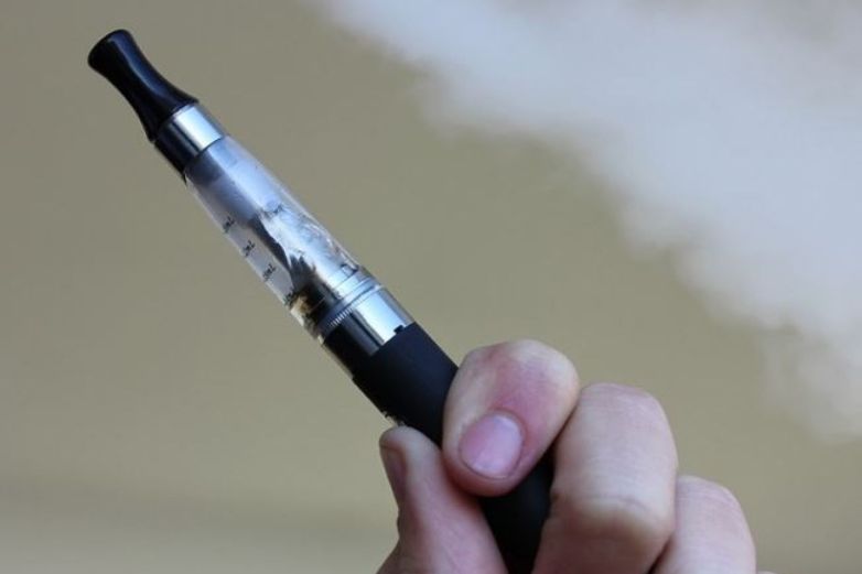 Congreso avala reforma que prohíbe fabricación y venta de vapeadores